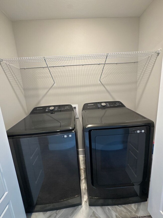 Building Photo - ? $500 Move-In Incentive for Approved Applications with a May Move-In! ?