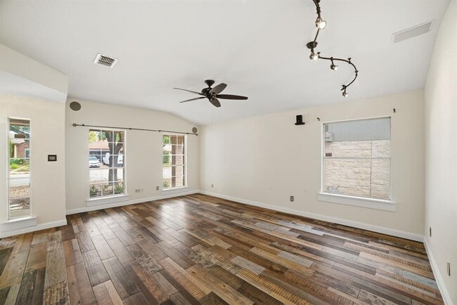 Building Photo - 700 Horizon Trail