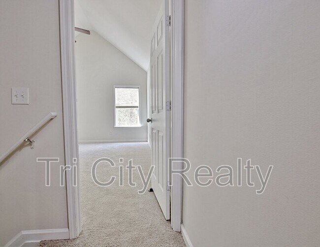 Building Photo - 111 Covington Terrace