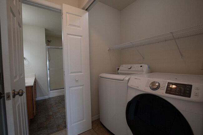 Building Photo - Spacious 3BR Townhome in Harrisburg – First-floor primary bedroom, Garage & Deck!