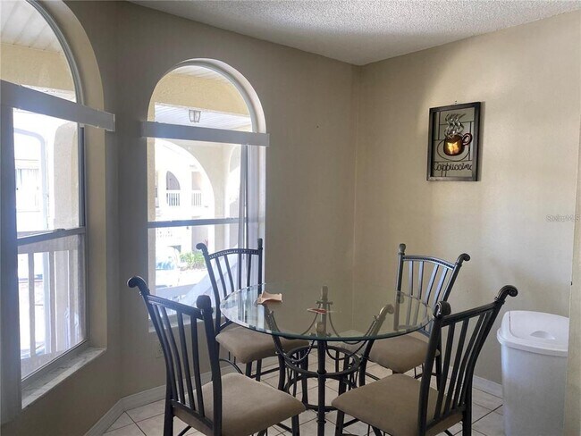 Building Photo - 3204 Sabal Palms Ct