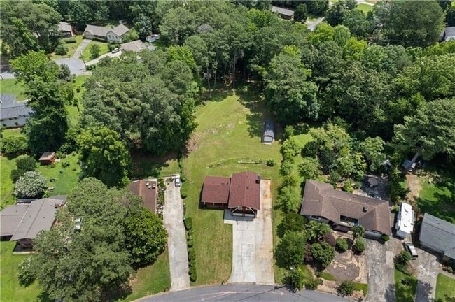Building Photo - 3082 Briarleaf Dr