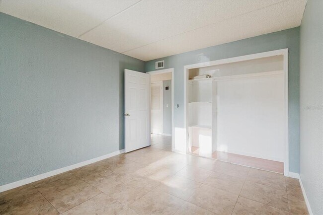 Building Photo - 14419 Americana Cir
