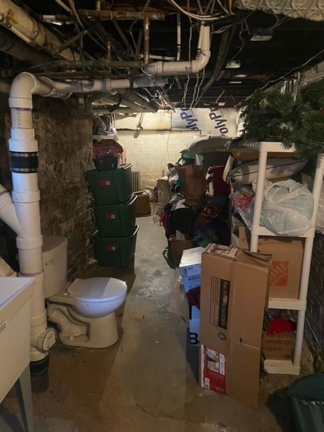 Building Photo - FLOY2107