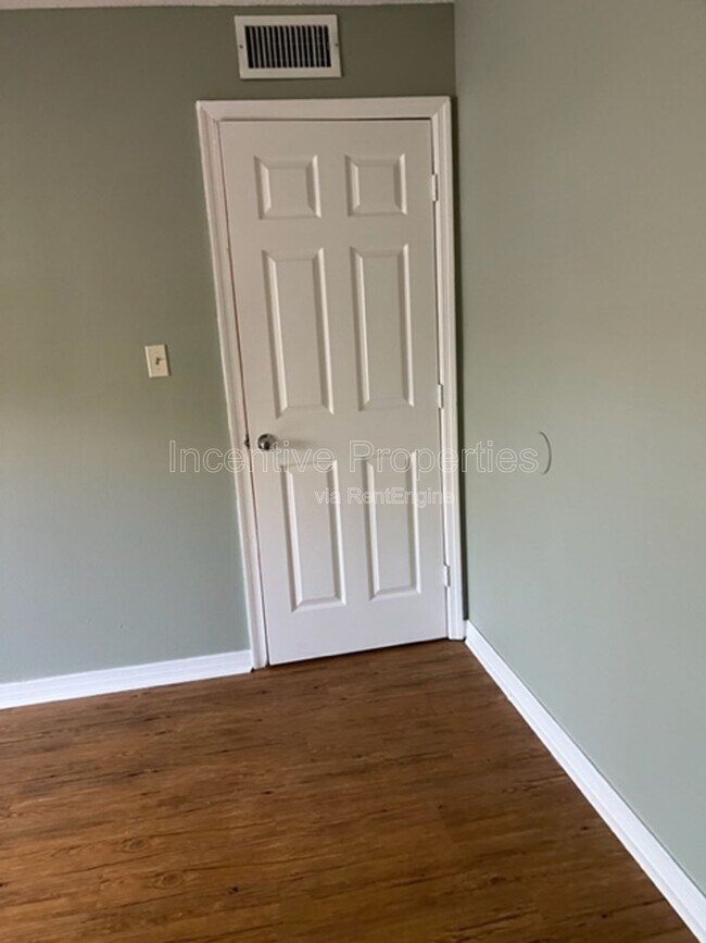 Building Photo - 1954 Conway Rd