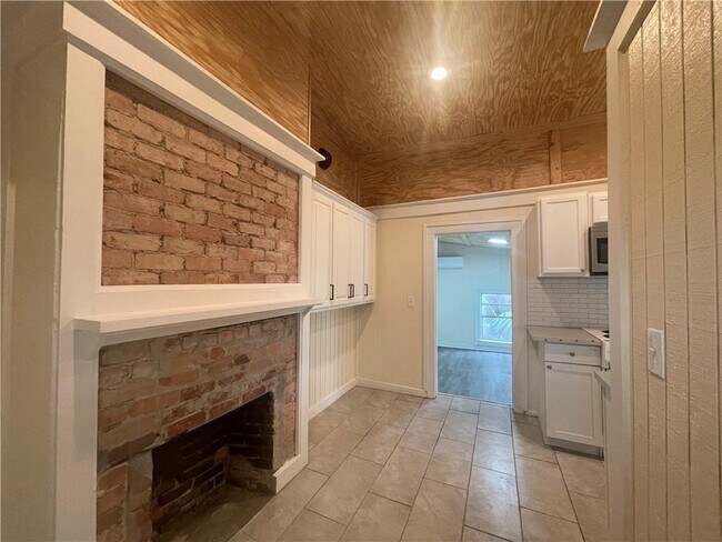 Building Photo - 2129 Union St