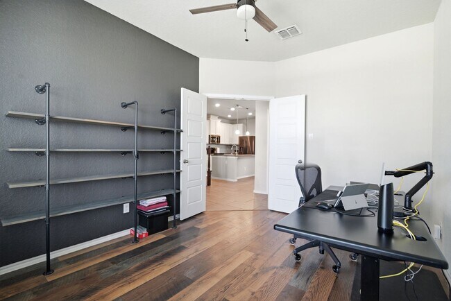 Building Photo - 4 Bedroom Home for Rent in San Antonio with Solar Panels – Cinco Lakes Move-In Ready!