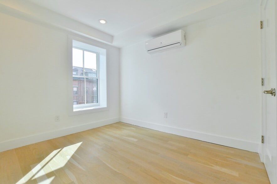 Building Photo - 55 E Springfield St