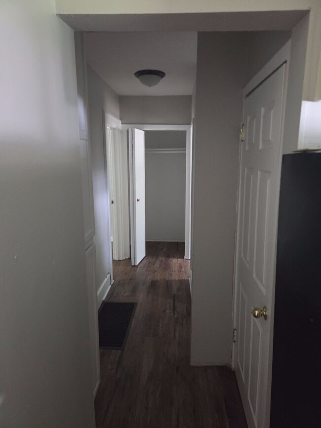 Building Photo - Spacious 4-Bedroom Home in Peoria — Dog-Friendly & Move-In Ready!