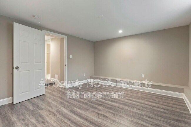 Building Photo - 5415 Brenner St