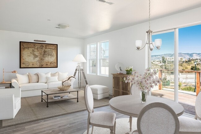 Primary Photo - 31 Blackbird Cir