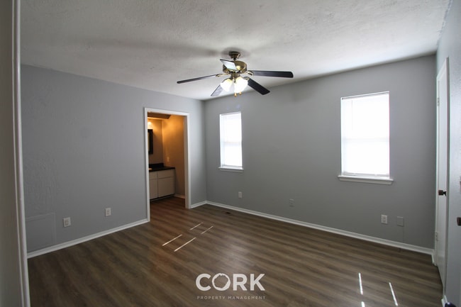 Building Photo - 708 Teal Pl