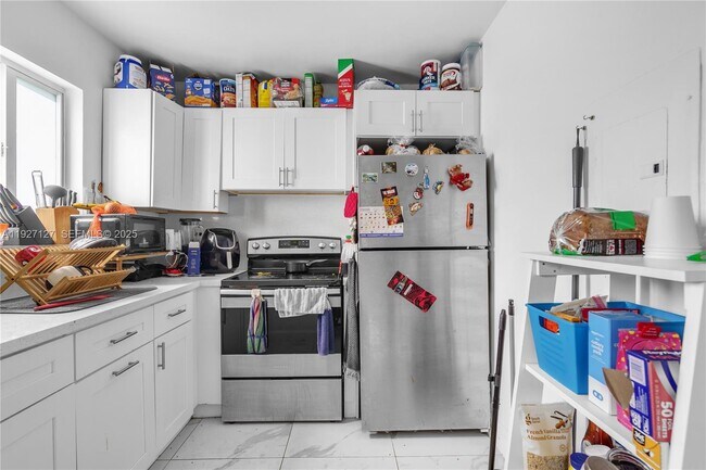 Building Photo - 3601 SW 2nd St