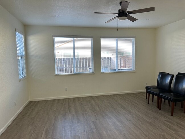 Building Photo - Beautiful Northside Los Banos Rental