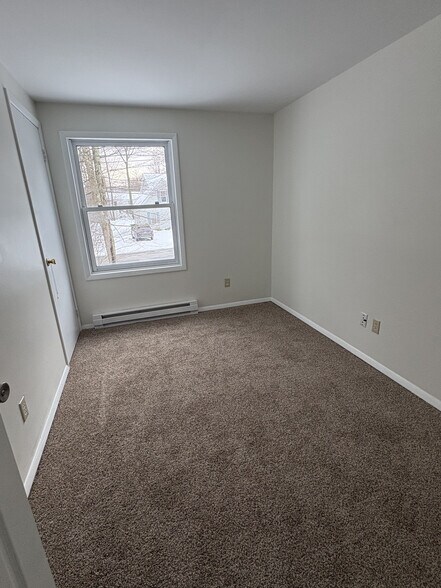 Building Photo - 4161 Romeo Rd