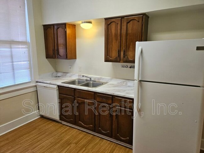 Building Photo - 110 S Pierce St