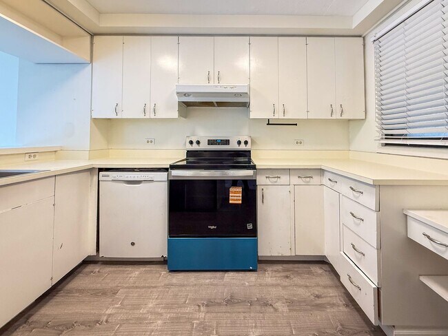 Building Photo - Beautiful One Bedroom in Hawaii Kai
