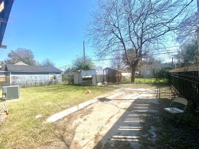 Building Photo - 6518 Linden St