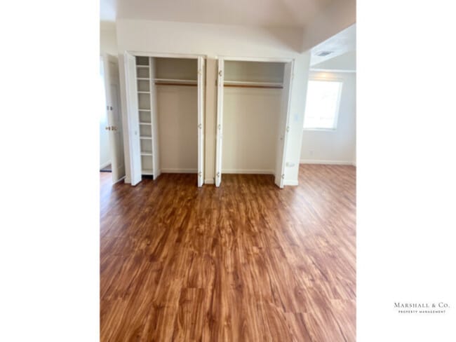 Building Photo - NEW LISTING! QUIET Charm. Upper STUDIO APT...