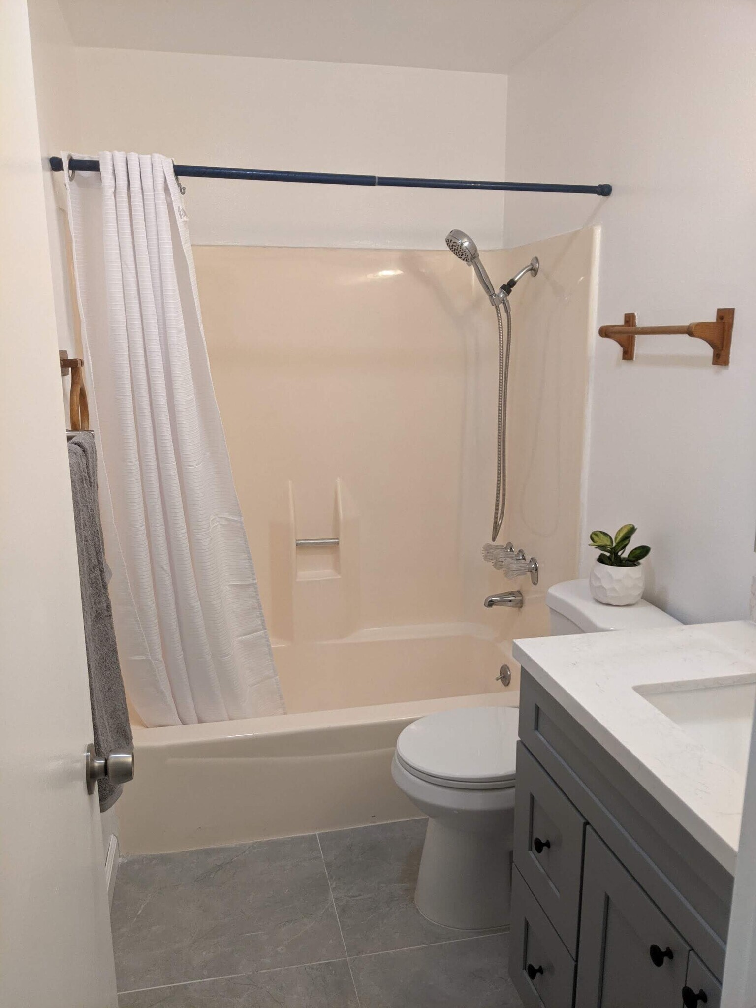 Building Photo - 4727 W 147th St