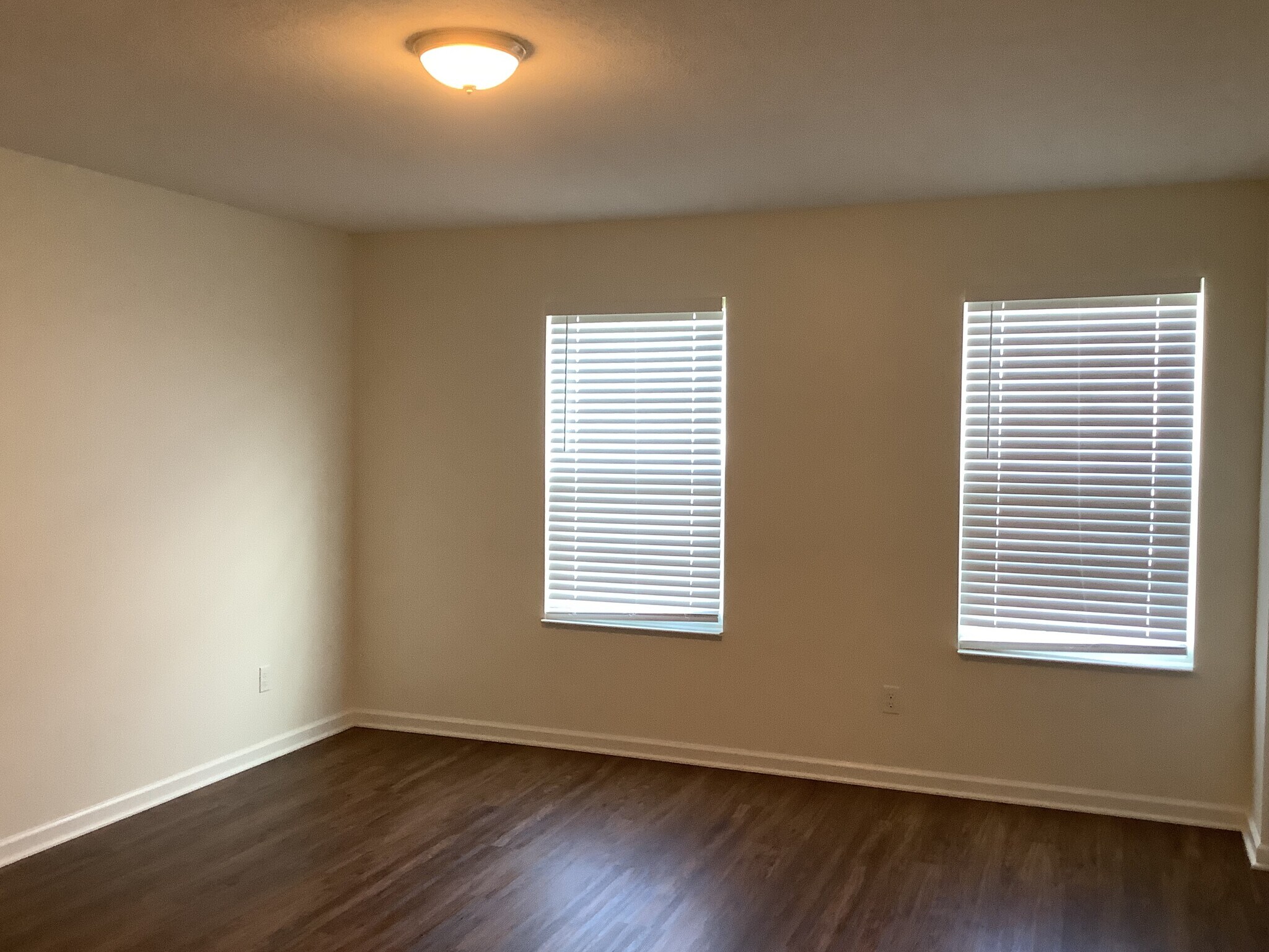 Building Photo - 249 Cavanaugh Dr