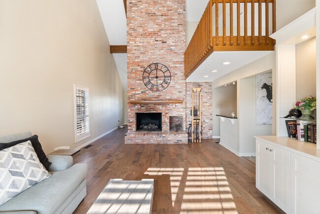 Building Photo - 7 Oak Tree Cir