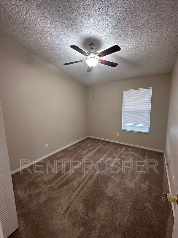 Building Photo - 5980 Scotchwood Glen