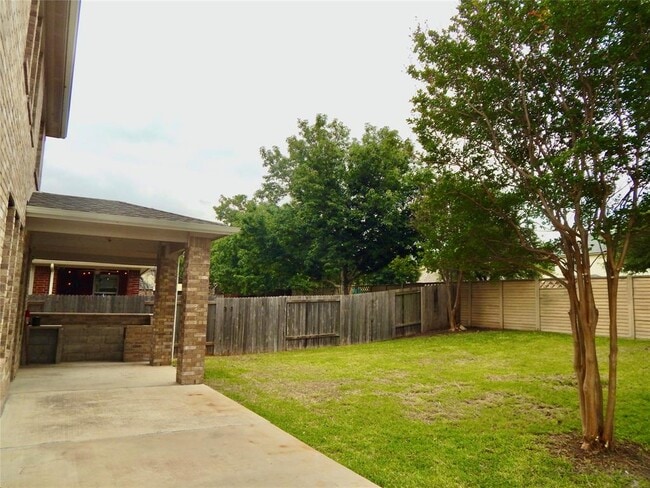 Building Photo - 1110 Willowbrook Dr