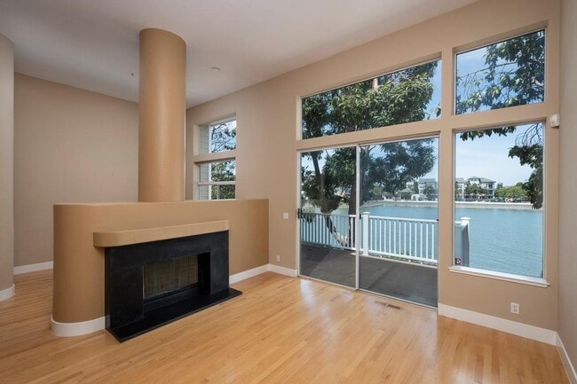 Building Photo - 812 Constellation Ct