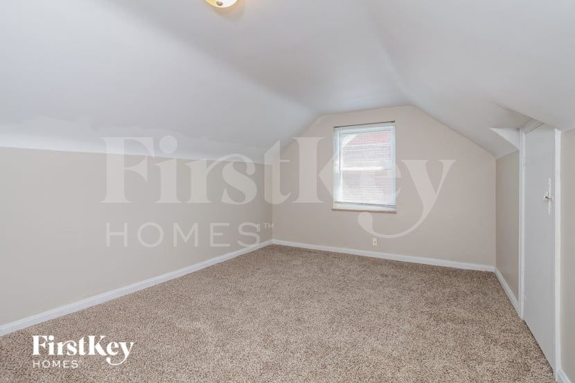 Building Photo - 5256 Ponce Ln