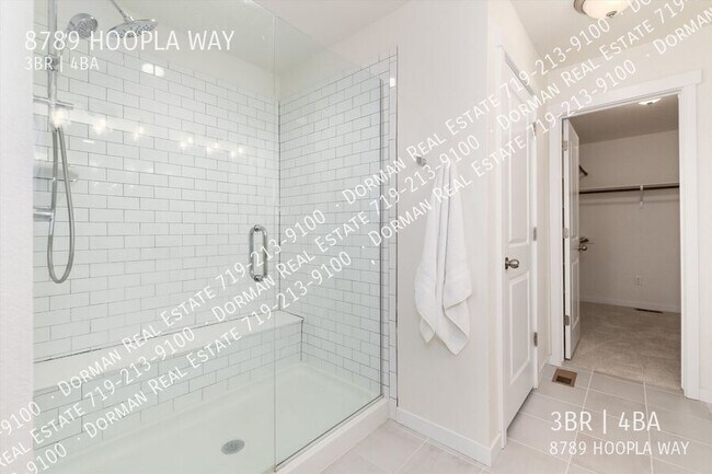 Building Photo - 8789 Hoopla Way