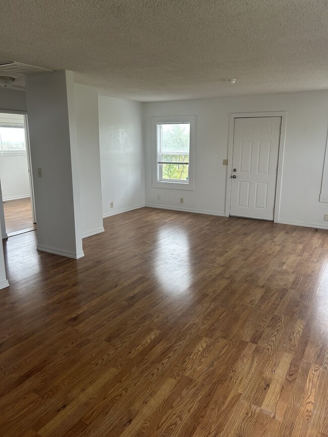 Building Photo - 11505 Table Rock Rd