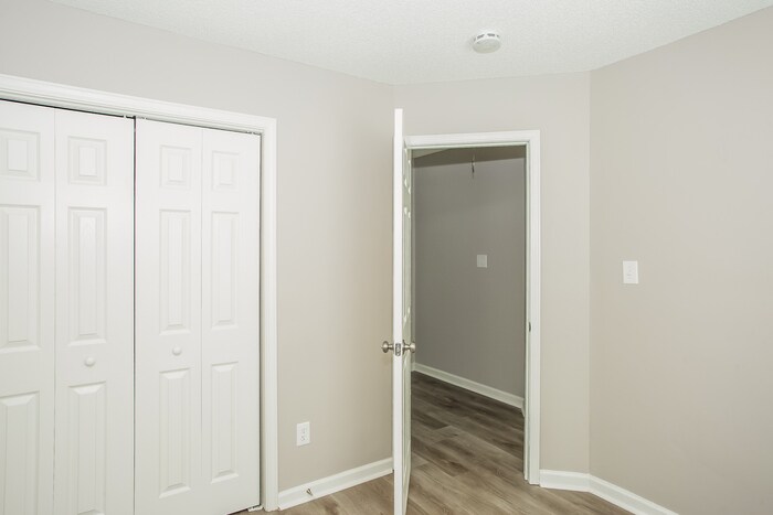 Building Photo - 4173 Ivydale Ave SW