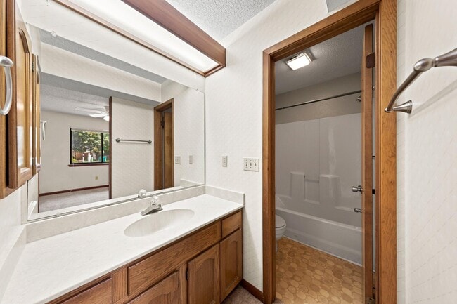 Building Photo - 1022 Alderwood Way