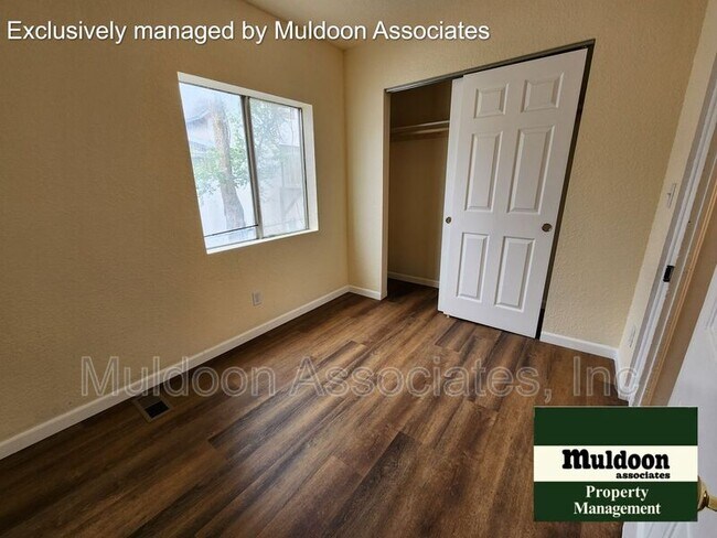 Building Photo - 625 Elm St