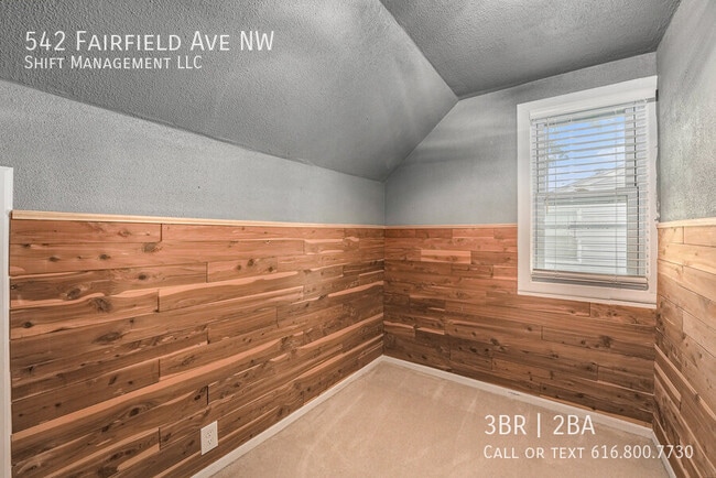 Building Photo - 542 Fairfield Ave NW