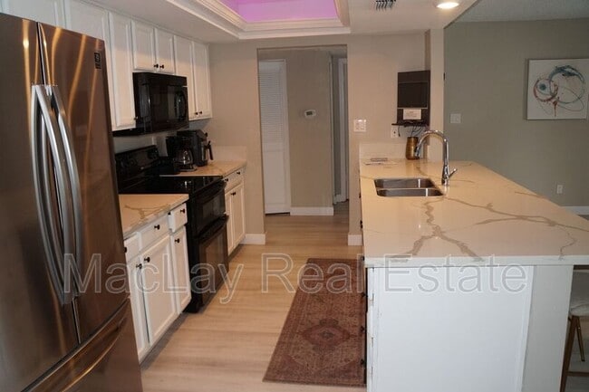 Building Photo - 1732 E Hermosa Dr