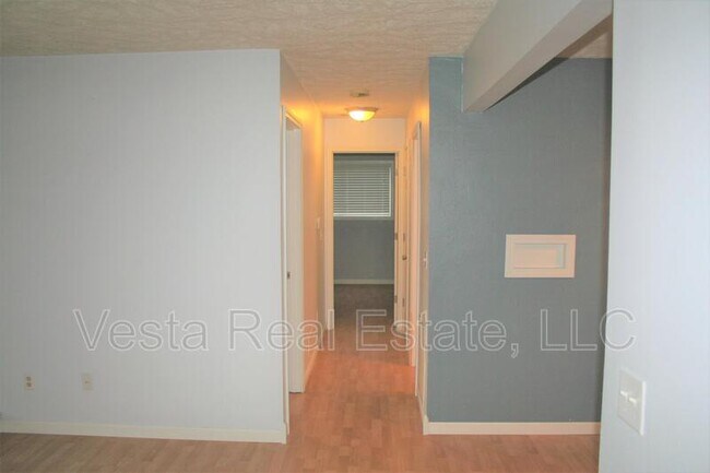 Building Photo - 1913 Tracy Dr