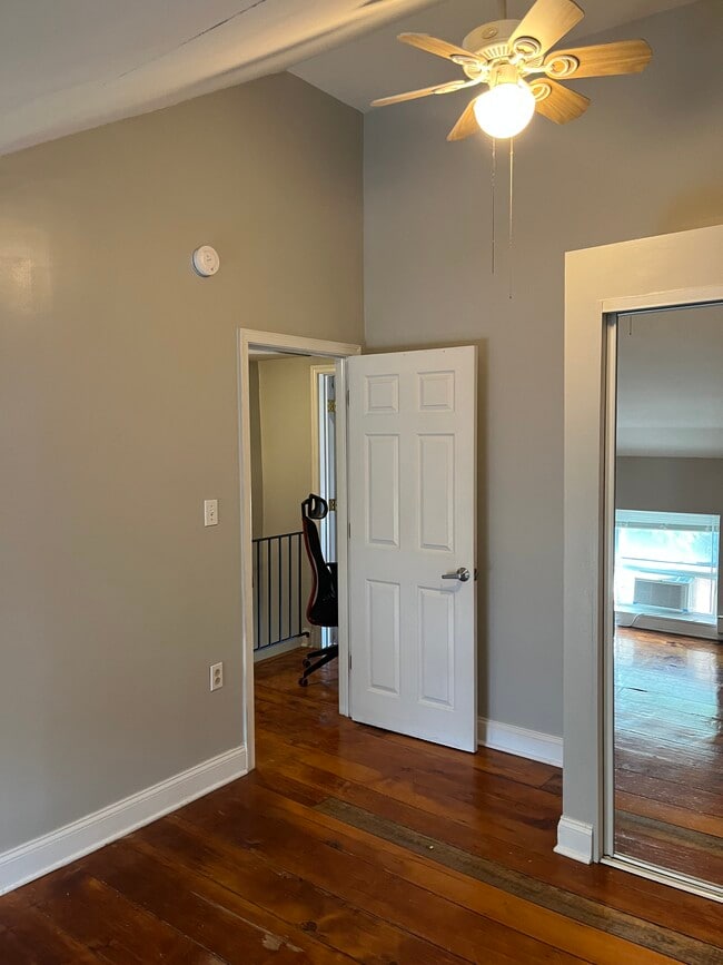 Building Photo - 126 Grape St