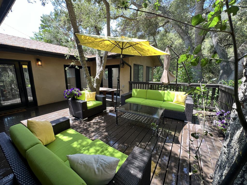 Building Photo - 932 Old Topanga Canyon Rd