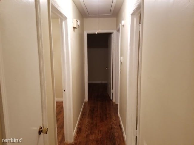 Building Photo - 3 br, 1 bath House - 201 Horseshoe Cir