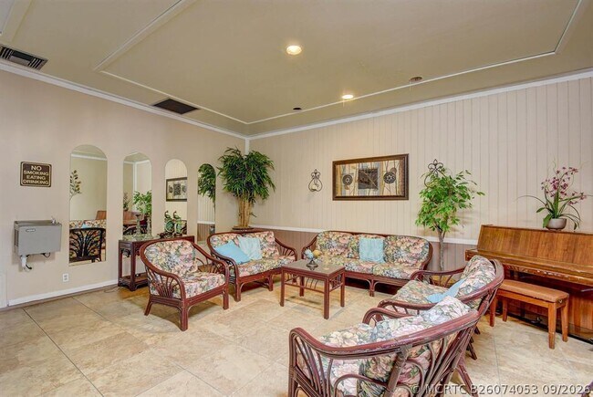 Building Photo - 307 Lake Evelyn Dr