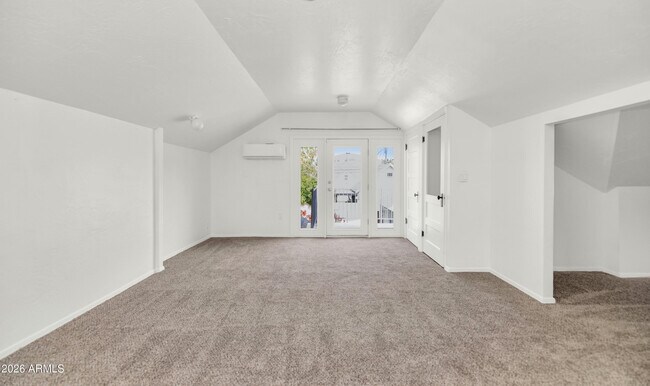 Building Photo - 114 W Windsor Ave