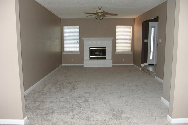Building Photo - 1208 Pheasant Run Dr