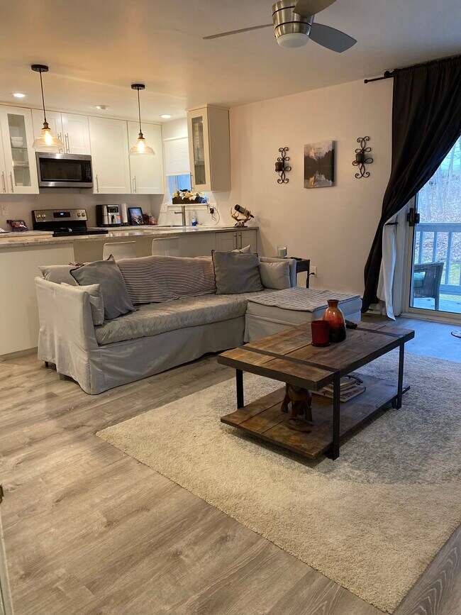 151 Shelter Rock Rd 151 Shelter Rock Rd Danbury CT 06810 Apartment