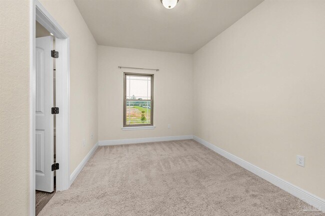 Building Photo - 5069 Peach Dr
