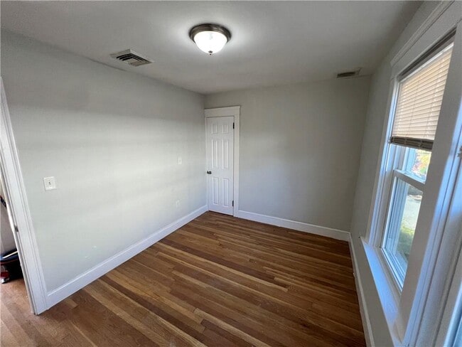 Building Photo - 63 Jastram St