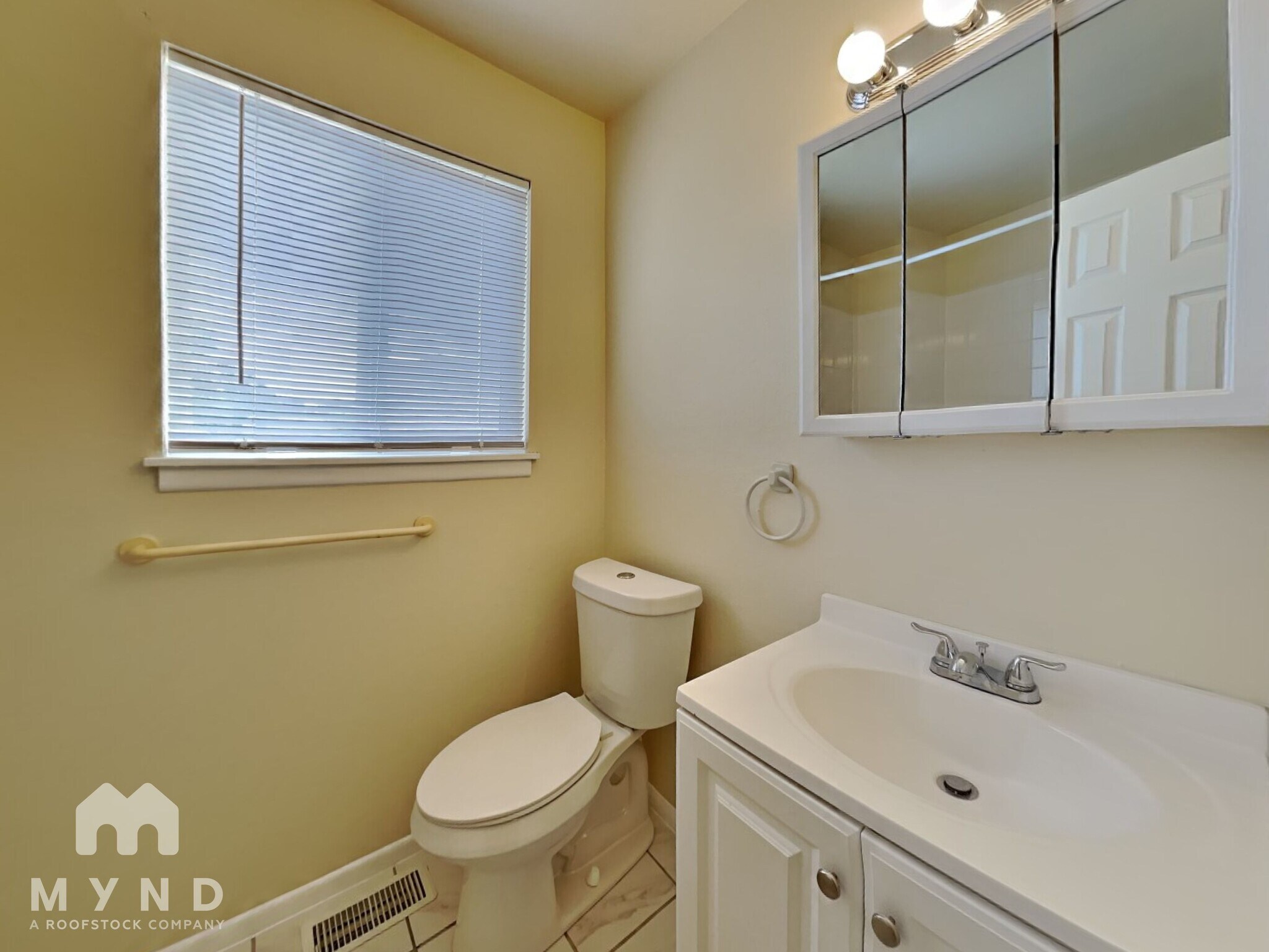 Building Photo - 9894 W Polk Pl