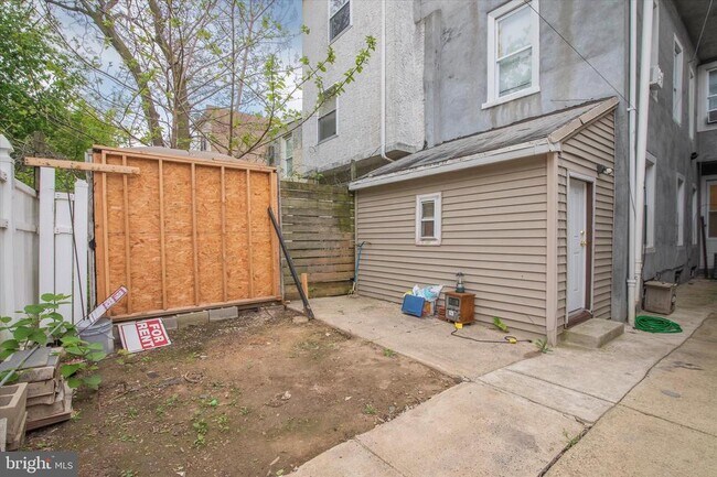 Building Photo - 1723 Willington St