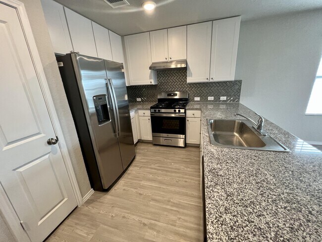 Building Photo - 2824 Rosefinch